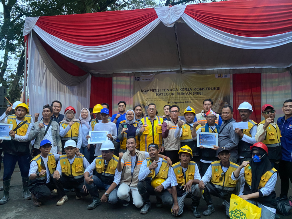 Pelatihan dan Sertifikasi Tenaga Kerja Konstruksidan Pengawasan Lapangan Pekerjaan Drainase perkotaan dan Kompetisi Rumah Mini